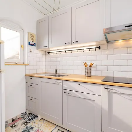 Apartment Fuer 3 Personen Ca 30 Qm In Njivice, Kvarner Bucht Krk