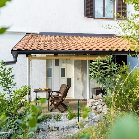 Apartment Fuer 3 Personen Ca 30 Qm In Njivice, Kvarner Bucht Krk